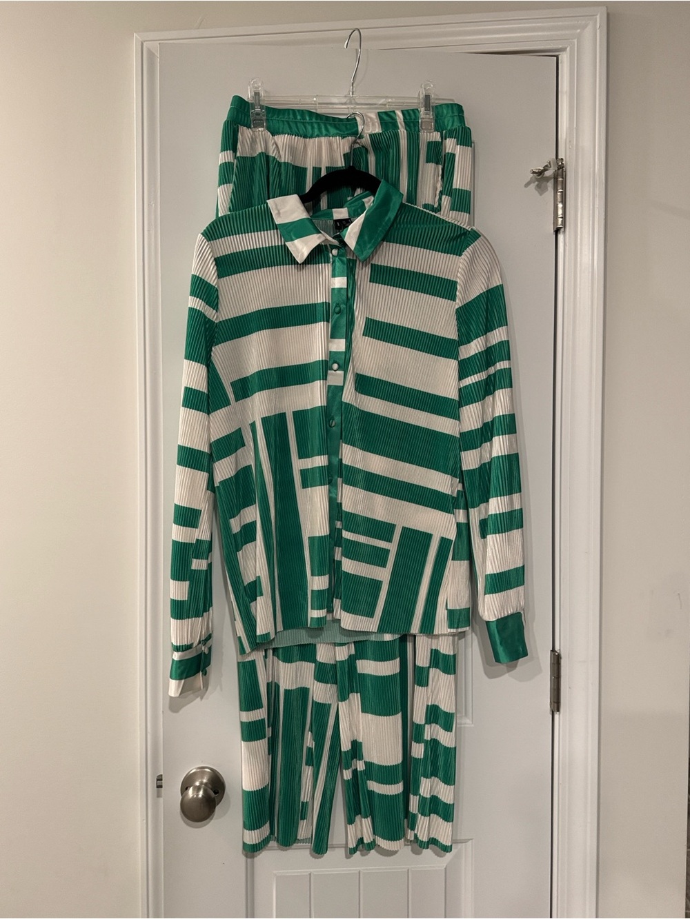 Vero Moda Green & White Geometric Wide-Leg Pants